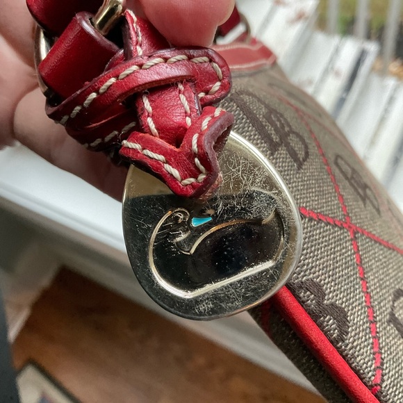 Chic DOONEY and BOURKE Burgundy Crossbody Bag - Picture 4 of 9